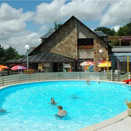 5 Pers. Avec Terrasse Face Au - Api-1-52-600 Salles-Curan
