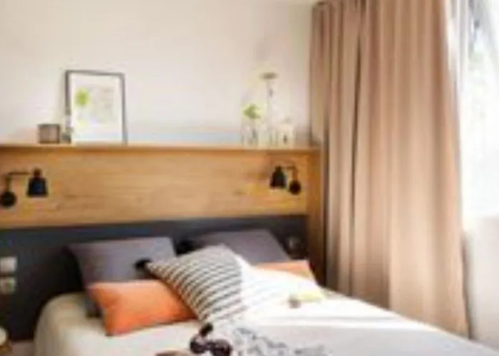 5 Pers. Avec Terrasse Face Au - Api-1-52-600 * Salles-Curan